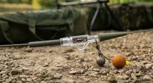 An illustration of a safety lead clip system with a 2.5oz swivel lead, designed to discharge the weight if the line breaks.